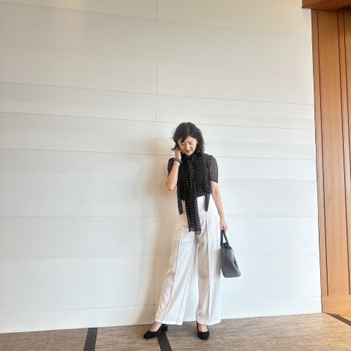 モノトーンドッツ×ホワイトパンツで、人気のペニーレイン栃木県岡本店へ