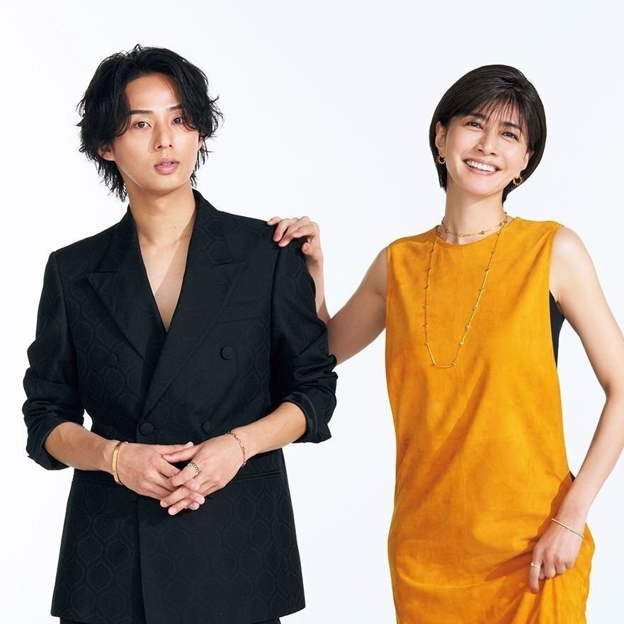 【内田有紀×藤ヶ谷太輔】個性あふれるカルティエのジュエリーで夏コーデをを格上げ