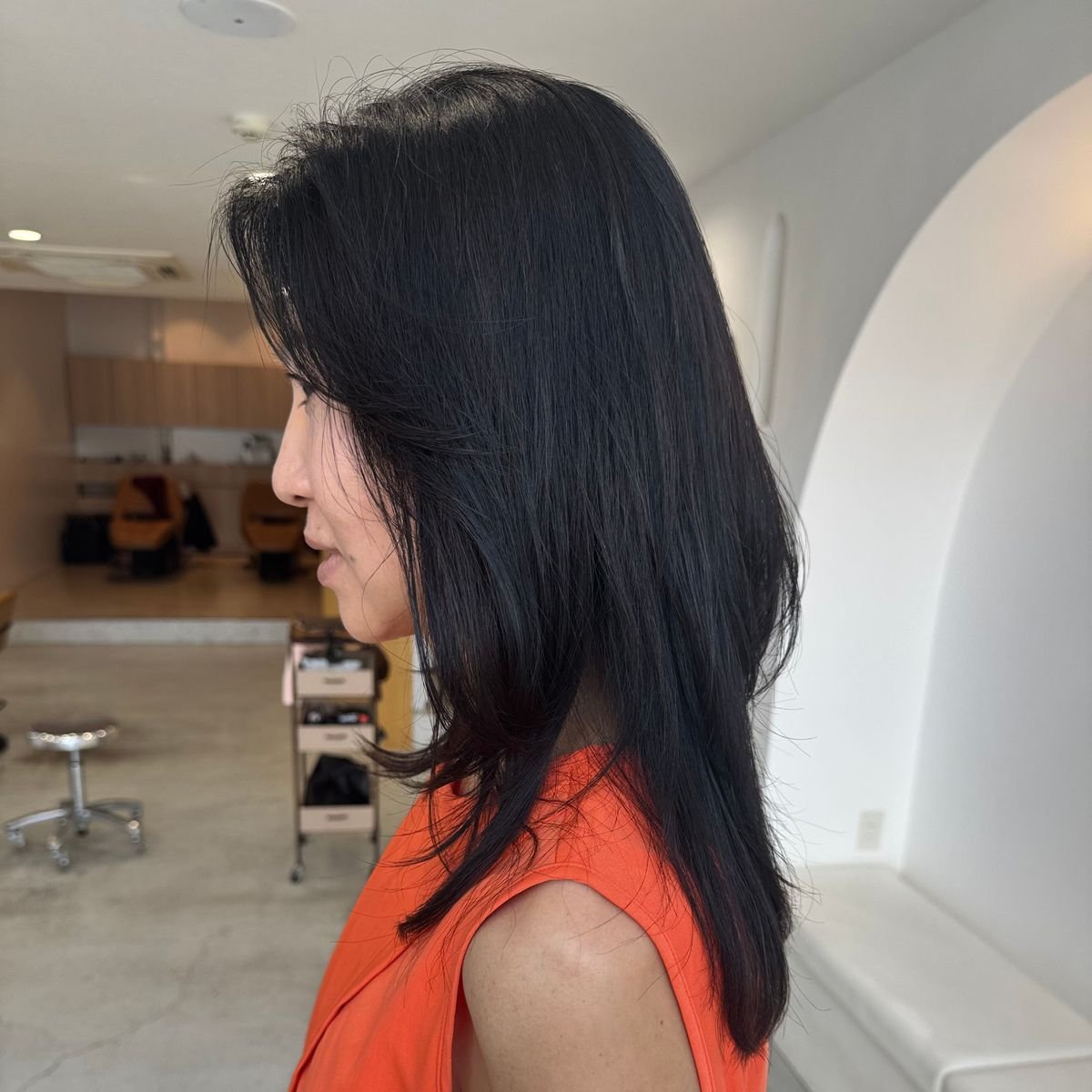 【50代ヘアスタイル】夏のロングを軽やかに！