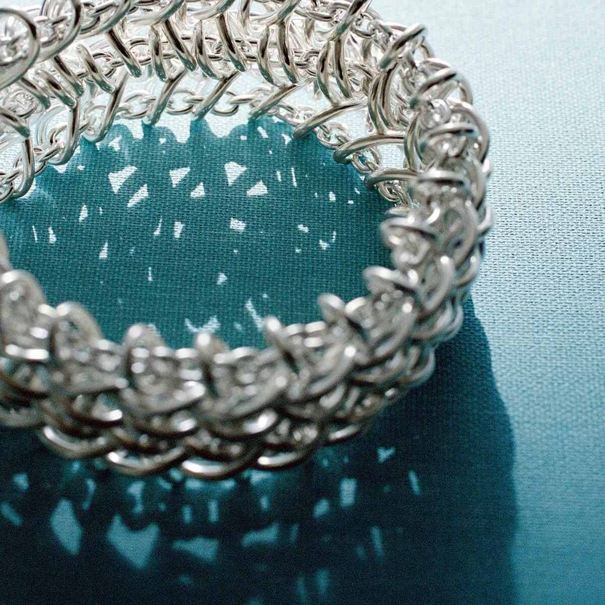 ジョージ ジェンセンの新コレクション「ウェフト バイ ジョージ ジェンセン」。構造美に見惚れるシルバージュエリーに注目