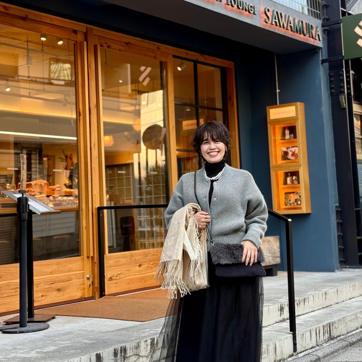 ロングブーツはグレーを選んでときめいています🩶中目黒で朝活。