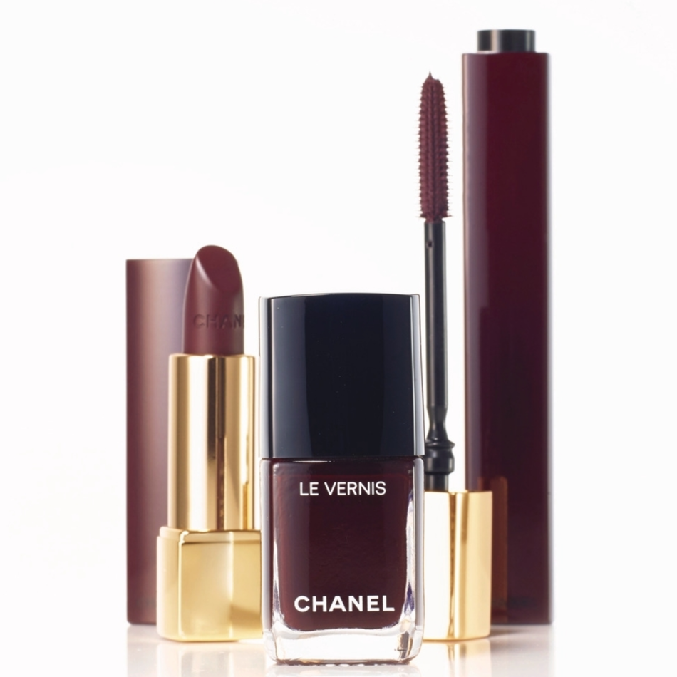 イヴ・サンローラン、シャネルの新作コスメでつくる“熱量メイク”【50代の肌未来が輝く最旬美コスメ】