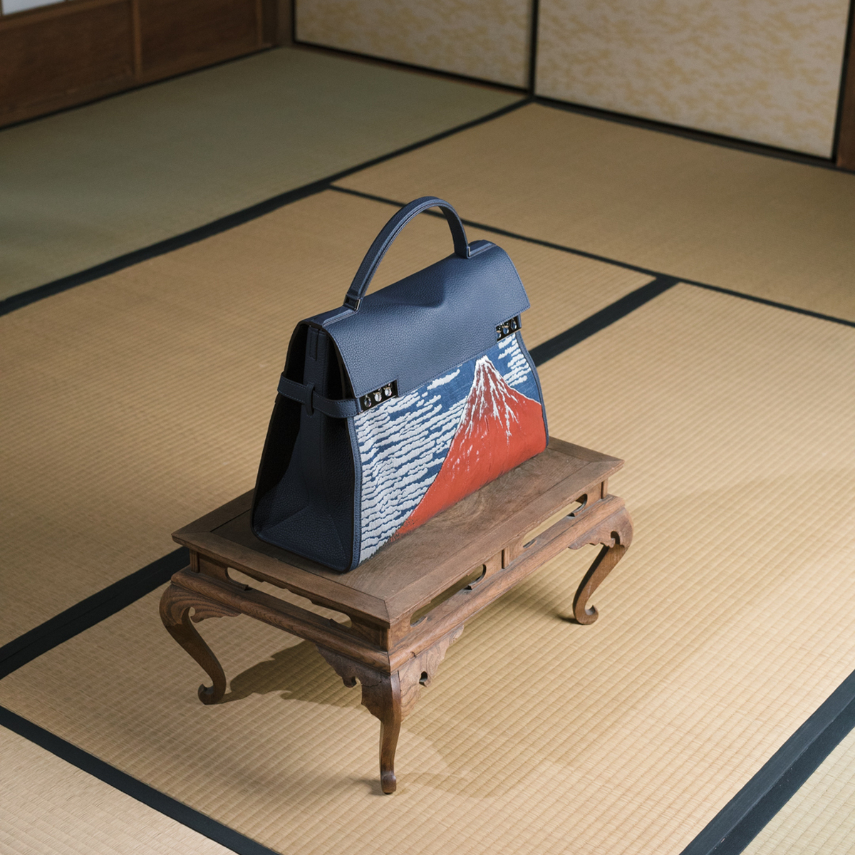 【DELVAUX（デルヴォー）】銀座・和光でポップアップを開催！ 金箔や帯の技術を取り入れた限定コレクションを発表