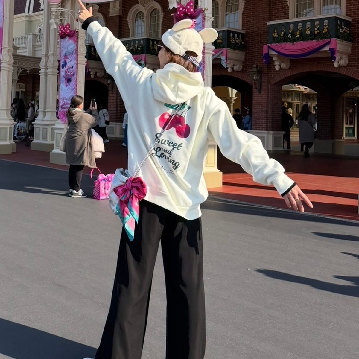 久しぶりのディズニーランドにお友達総勢11人で行ってきました！