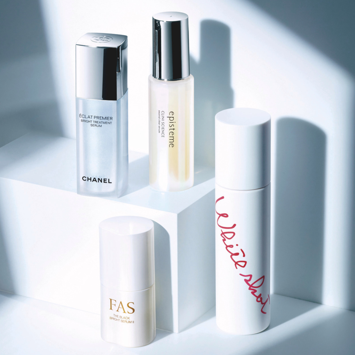 天野佳代子さんが厳選。シャネル、ポーラなど50代の肌ぐすみを払う最新ブライトニング4選