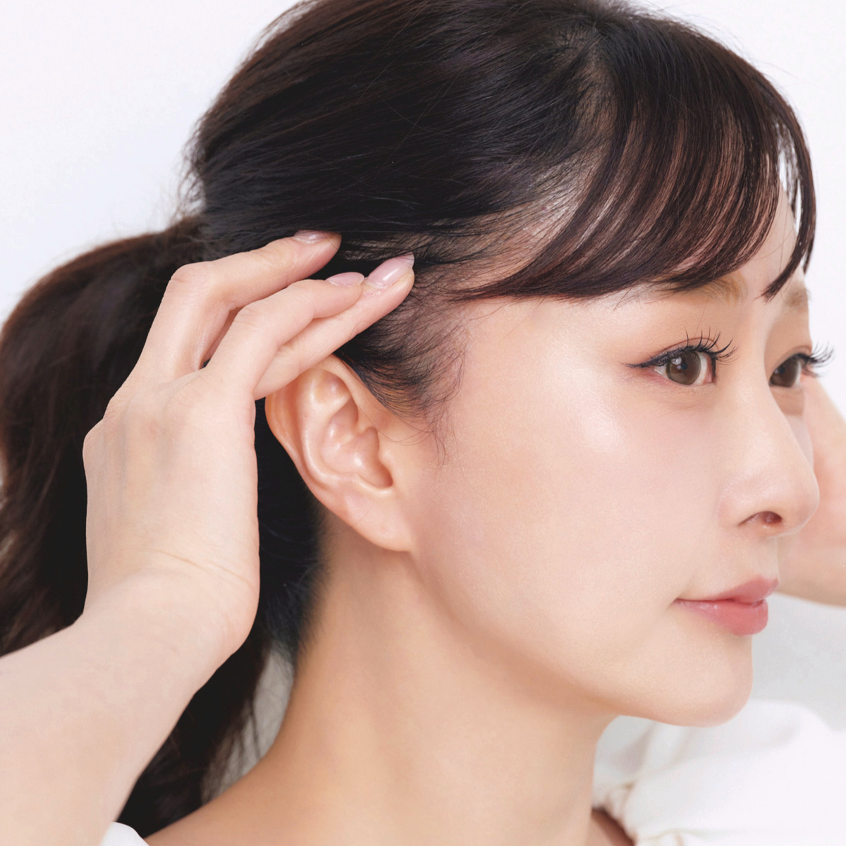 たるみ印象の緩和に貢献。美容家・石井美保さんの「引き締めケア」４step