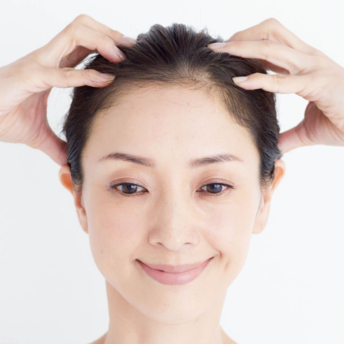 頭皮がカチカチ、ブヨブヨになってない？肩こり・目の疲れが気になる40代・50代の頭皮ケア