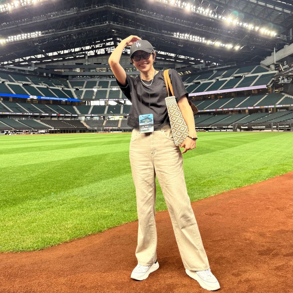 北海道グルメを求めて母娘札幌の旅 Vol.5 〜エスコンフィールド・プレミアムスタジアムツアーで選手と同じ空間体験！〜