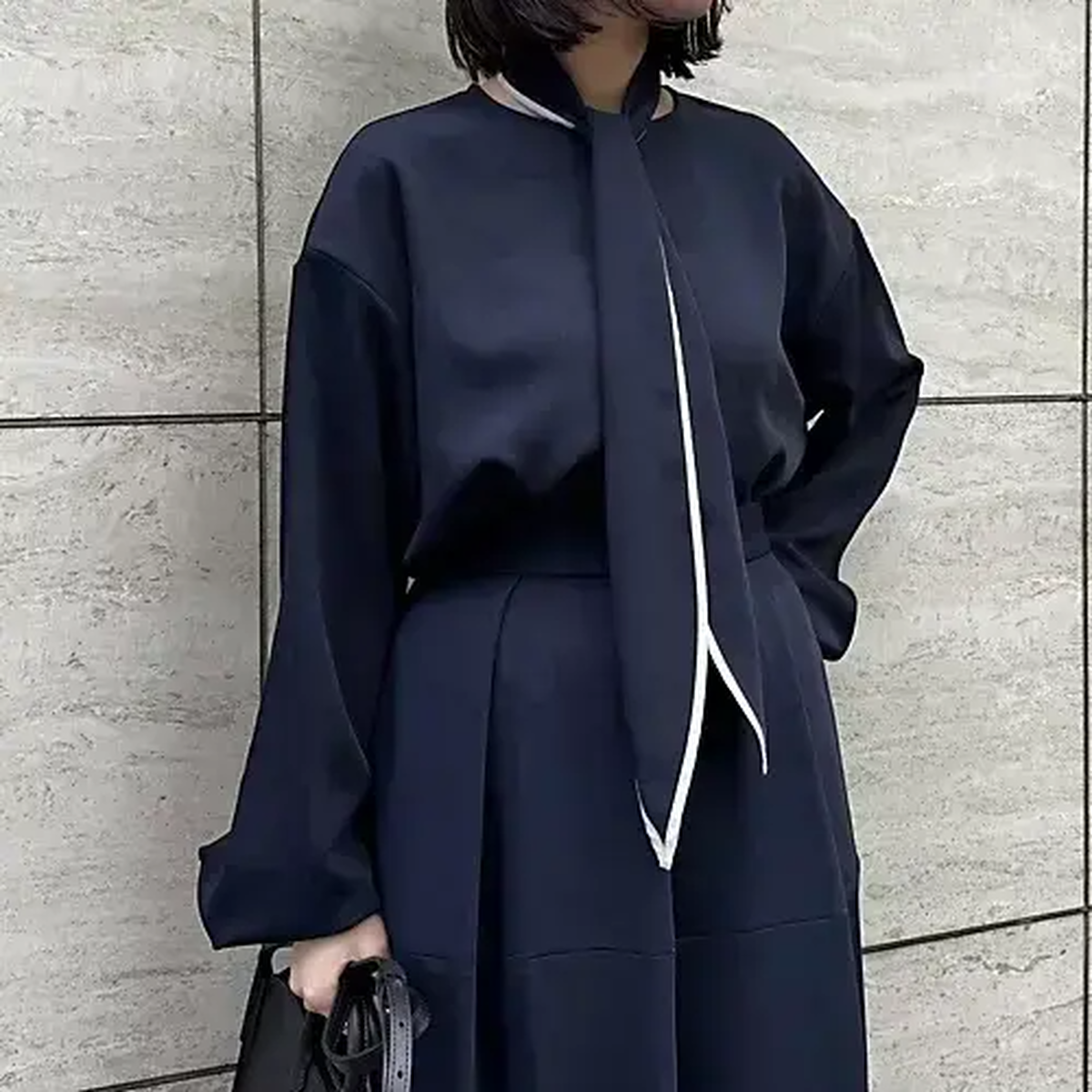 華やぎもシンプルも楽しめる【とろみ】スカーフつきブラウス【E by eclat 40代・50代ファッション】