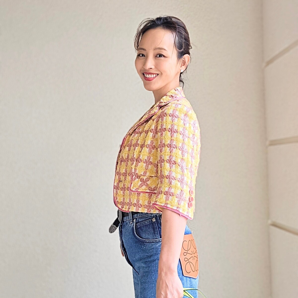 「MOSCHINO」の春色ツイードで心躍る春コーデ