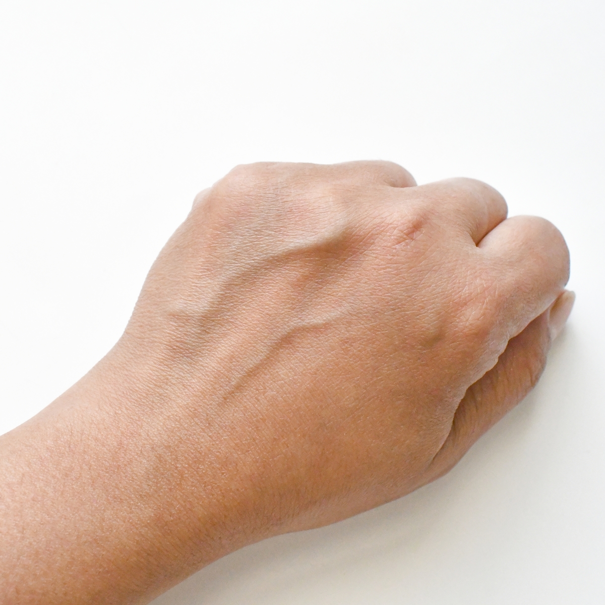 老け感が増す「手の血管浮き」。年齢を重ねると目立つのをどうしたらいい？