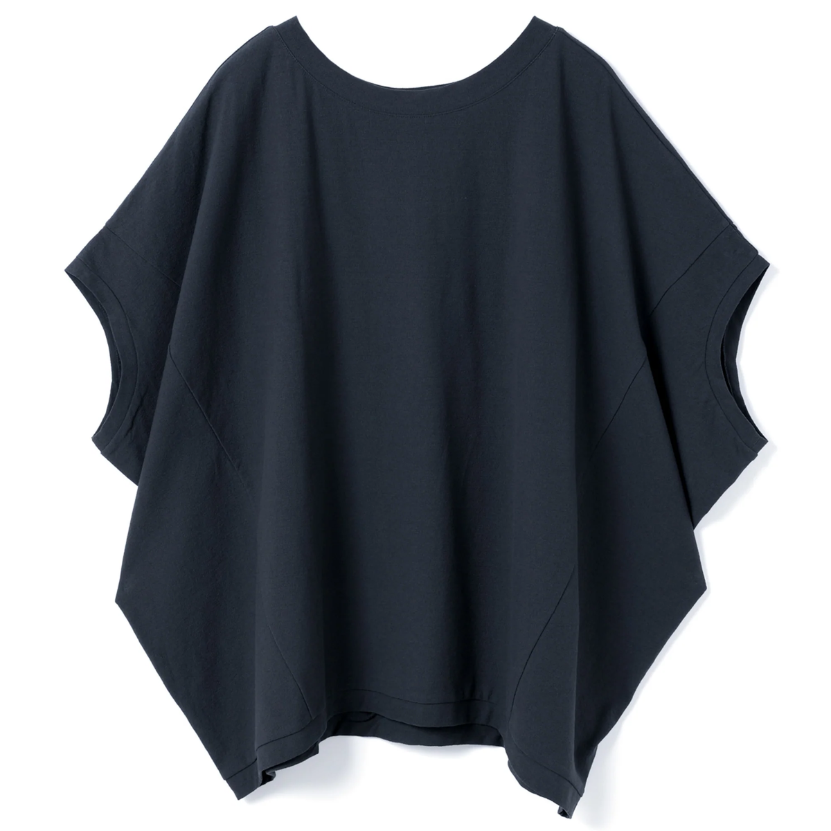 こなれたムードに仕上がる。ミズイロインドの5分袖Tシャツ【50代の着映えTシャツ図鑑】