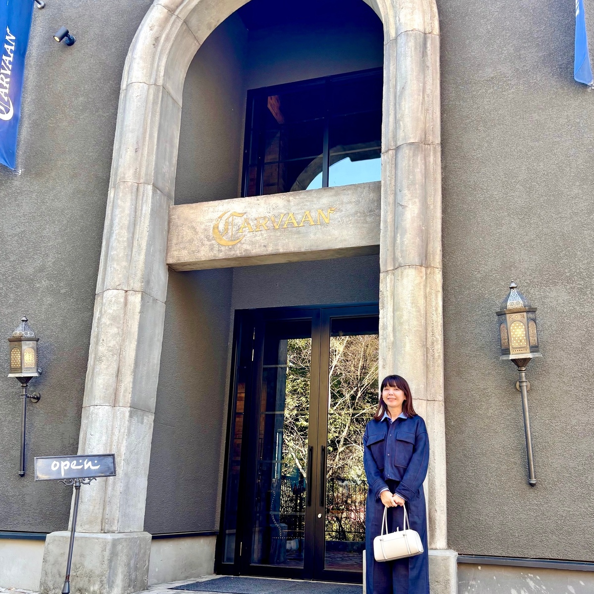 春コーデで記念日ランチ。埼玉の飯能にあるお城のような外観のお店で素敵な結婚記念日に♡