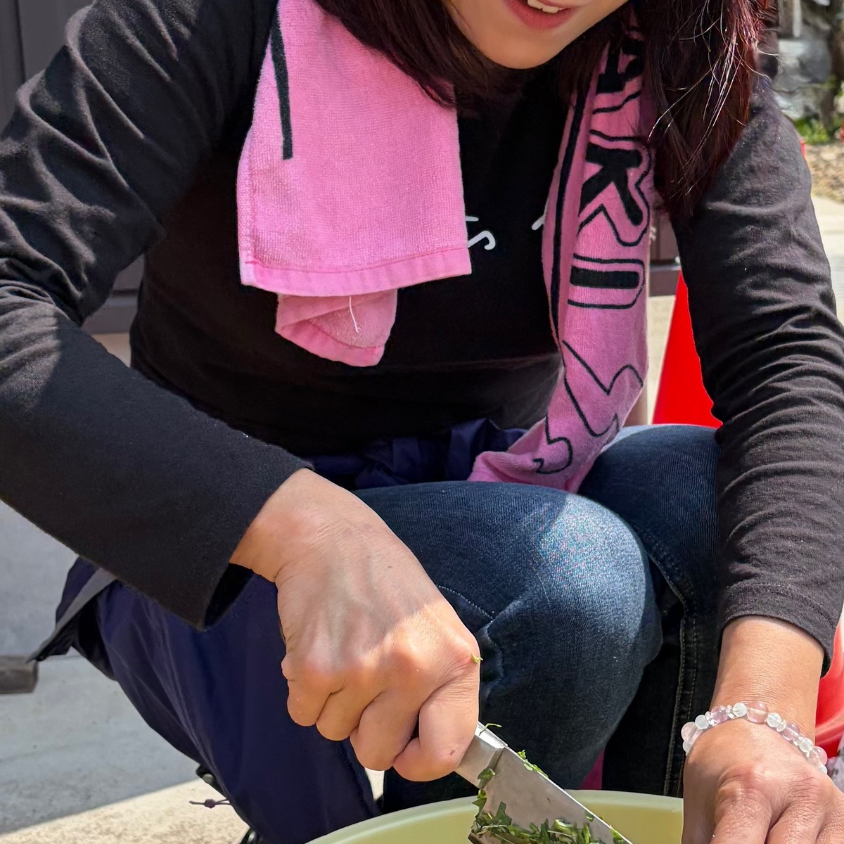 春のエネルギーを凝縮！野草で仕込む「春の手作り酵素」