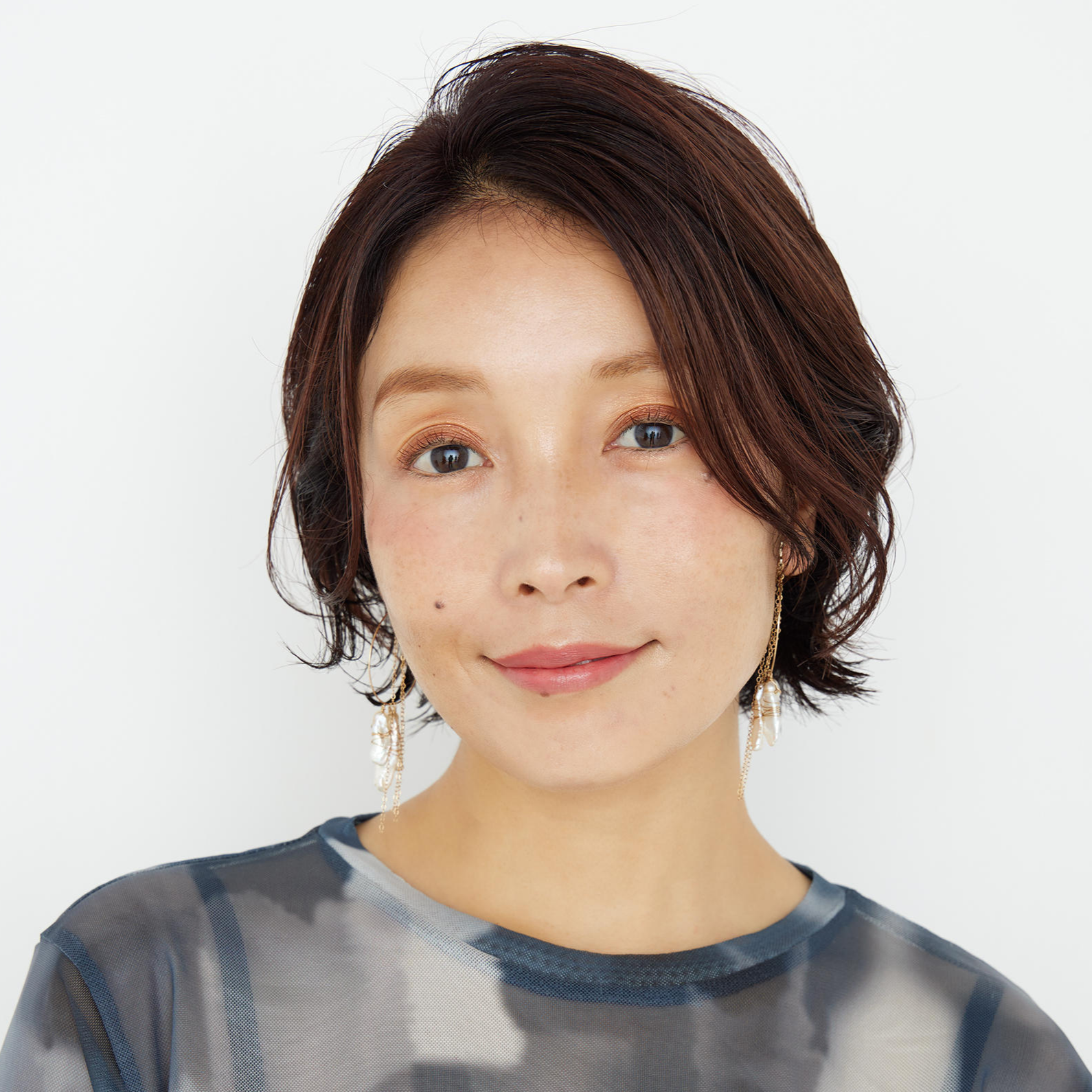 “頬骨横”がポイント。40代・50代のうねり悩みをカバーするくびれボブ【50代髪型・ヘアスタイル】