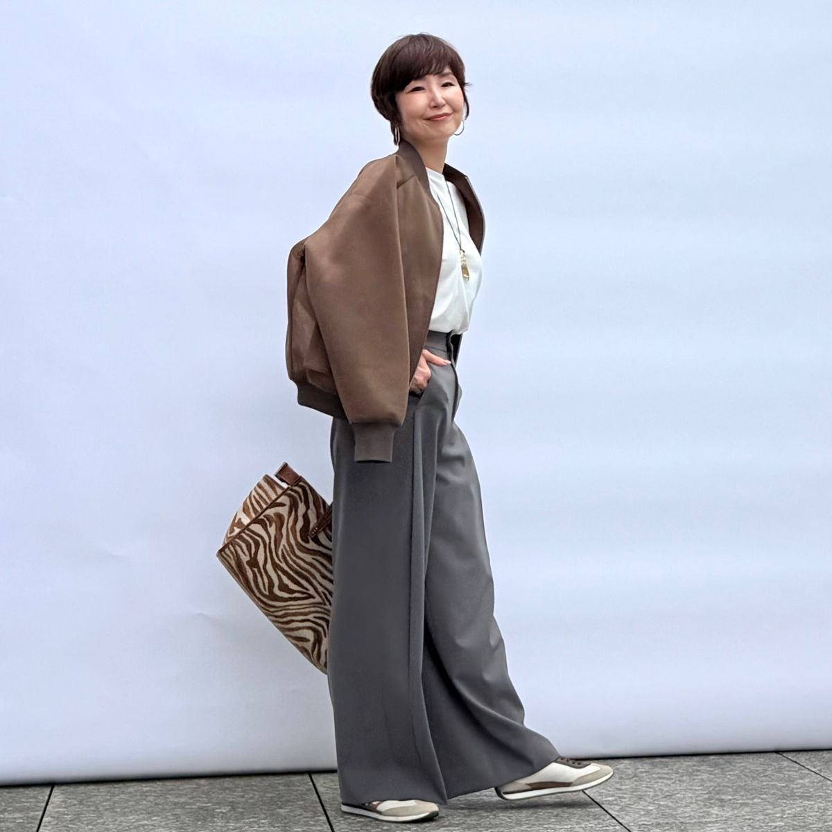 【優美なセミワイドパンツ】新色グレー登場！！　エクラプレミアムのシアーダンボールブルゾンとコーデ♪