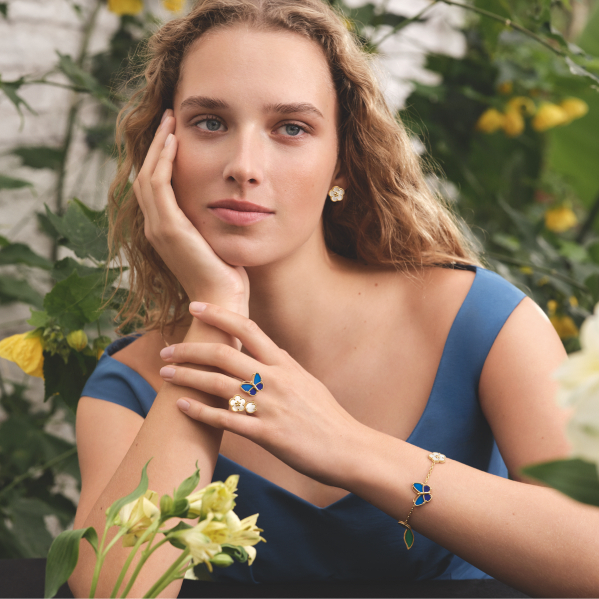 ヴァン クリーフ&アーペルより、春にオマージュを捧げたパピヨン モチーフの新作ジュエリーが誕生