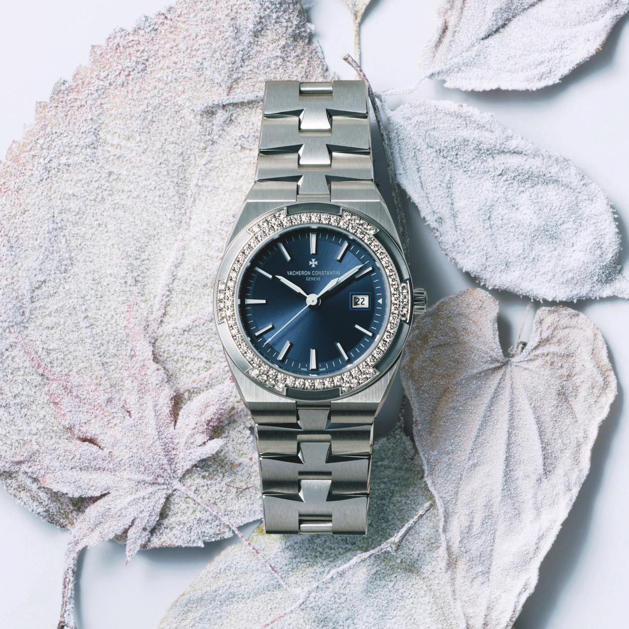 【腕時計が紡ぐ物語】旅心を呼ぶ「ヴァシュロン・コンスタンタンのオーヴァーシーズ」