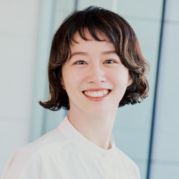 視線を操って、輪郭をすっきり！計算されたフレッシュボブ【40代・50代髪型】