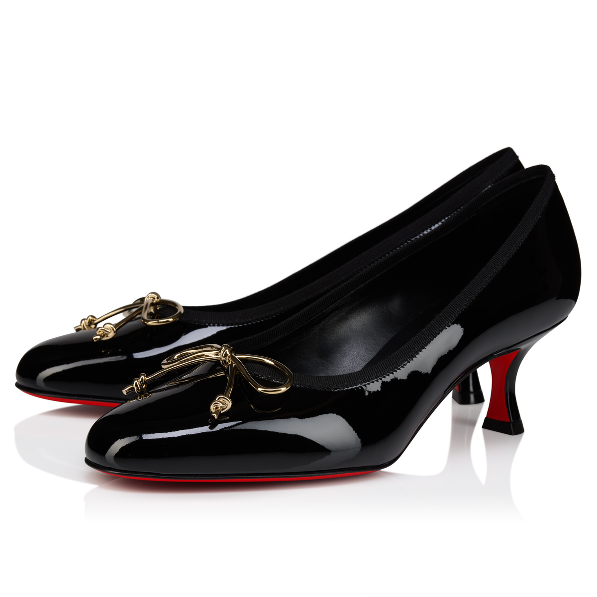 クリスチャン ルブタンから新シルエットのシューズ「スウィーティ バイラ」がデビュー