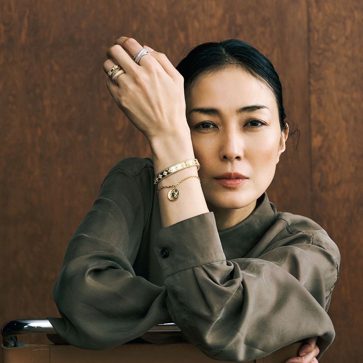 大人がヴァン クリーフ＆アーペルのジュエリーにときめく理由【板谷由夏×伊藤美佐季 私を輝かせる「新ブランド考」】