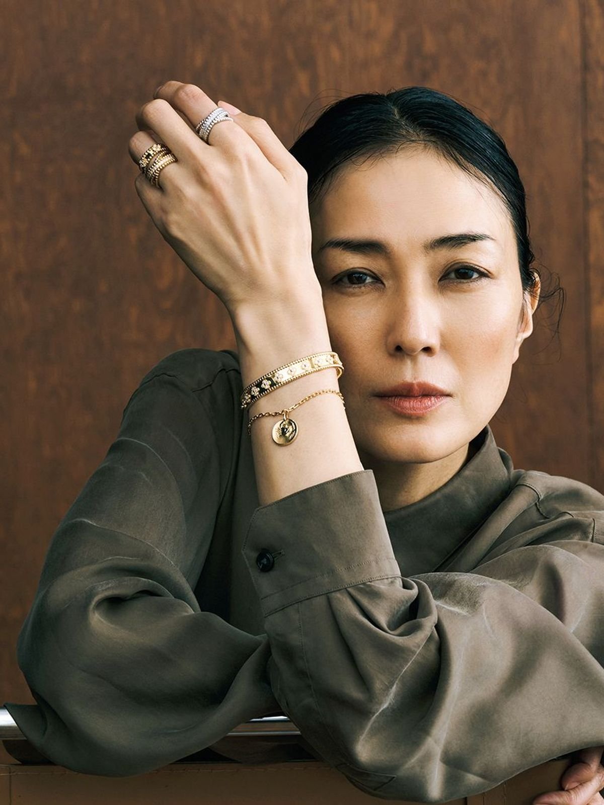 大人がヴァン クリーフ＆アーペルのジュエリーにときめく理由【板谷由夏×伊藤美佐季 私を輝かせる「新ブランド考」】
