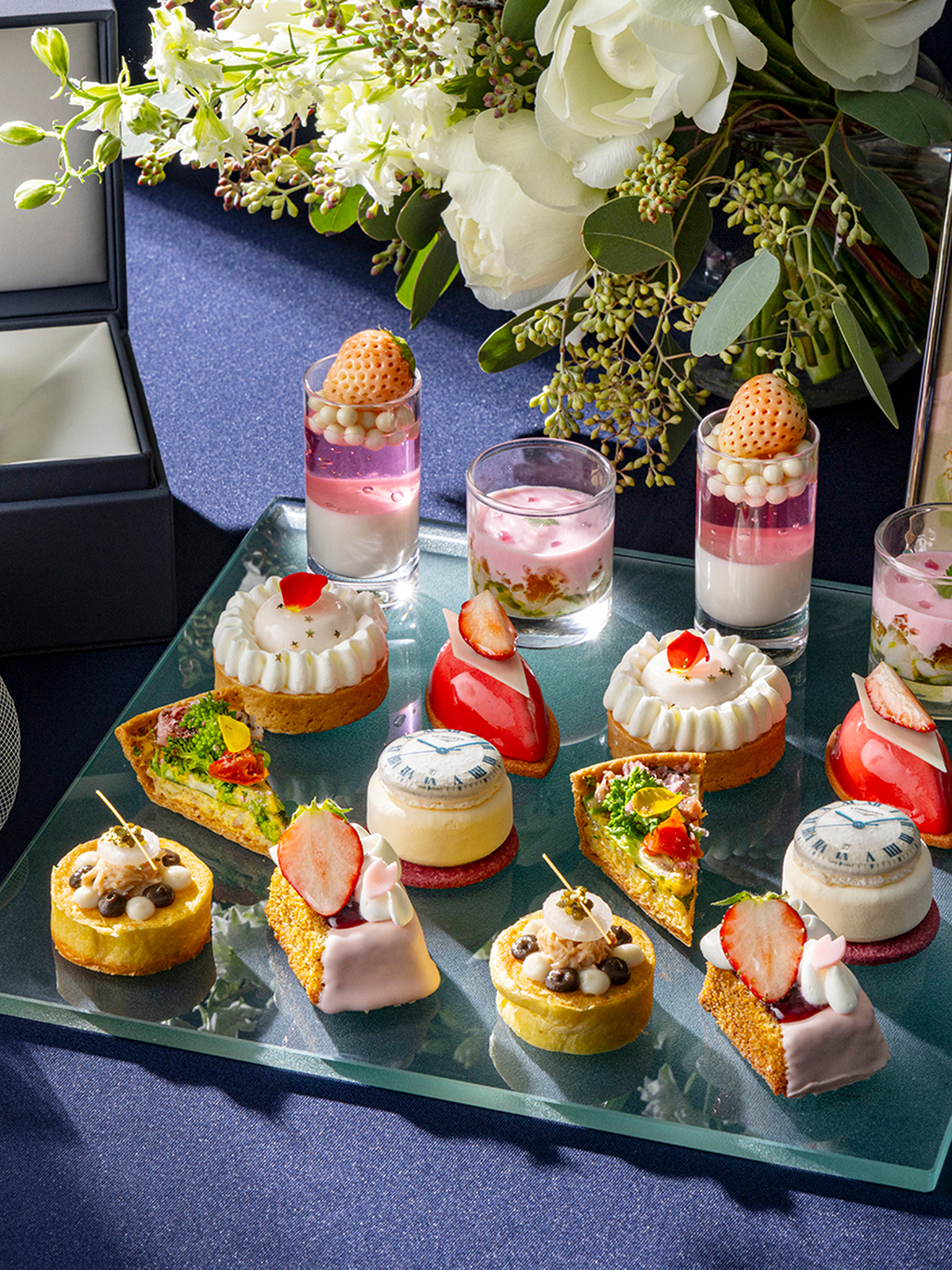 【東京のホテルアフタヌーンティー】桜といちごのコラボメニューでお花見気分を堪能