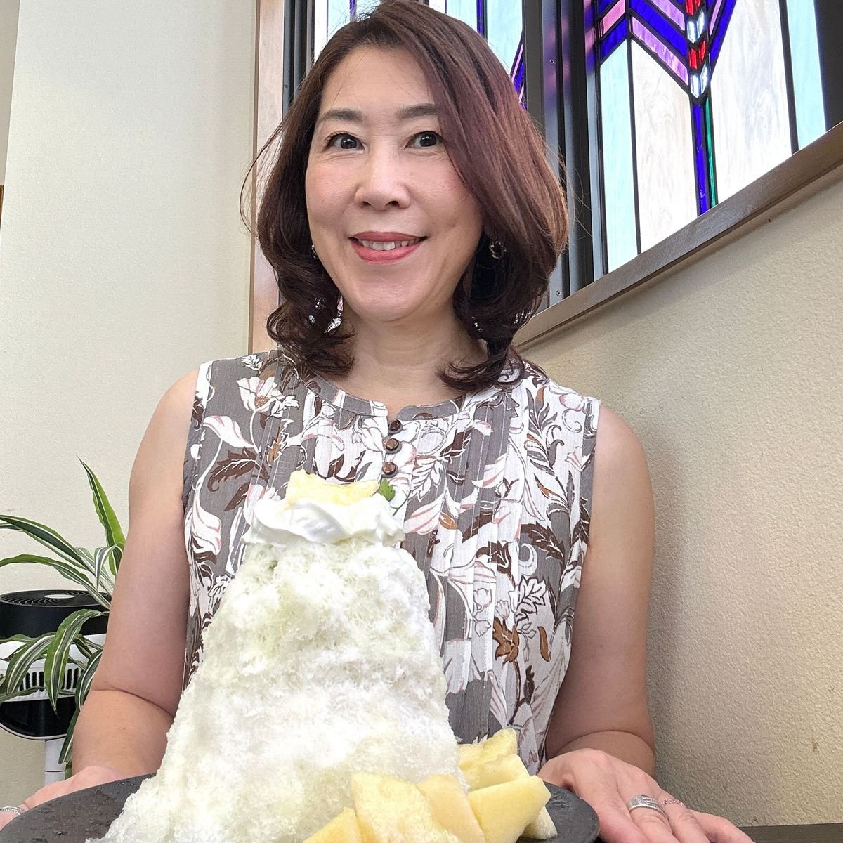ふわふわ天然氷の中にはたっぷりのメロン〜老舗で味わう夏の贅沢〜