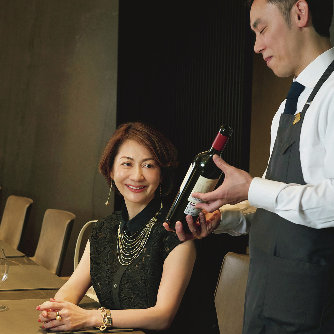 岡部みわこさん「ワイン、日本酒、ピアノ、スキー。ふとしたきっかけから夢中です」【エクラ華組 心のラグジュアリーが育つ時間vol.13】