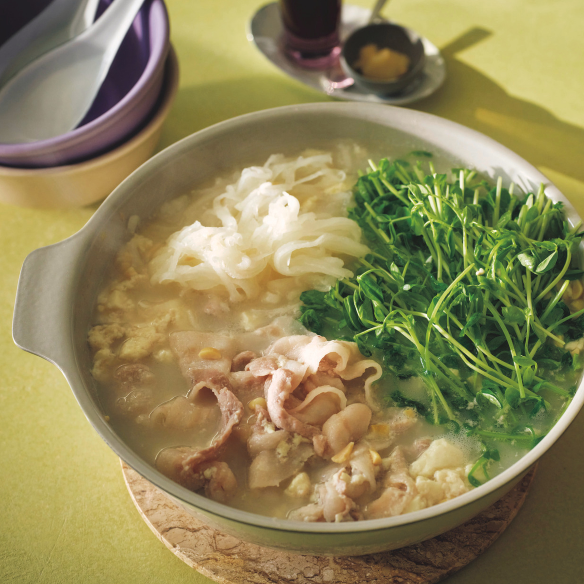 たっぷりの野菜を優しく煮込んで。料理家 長谷川あかりさんの「日々のいたわり鍋」3選