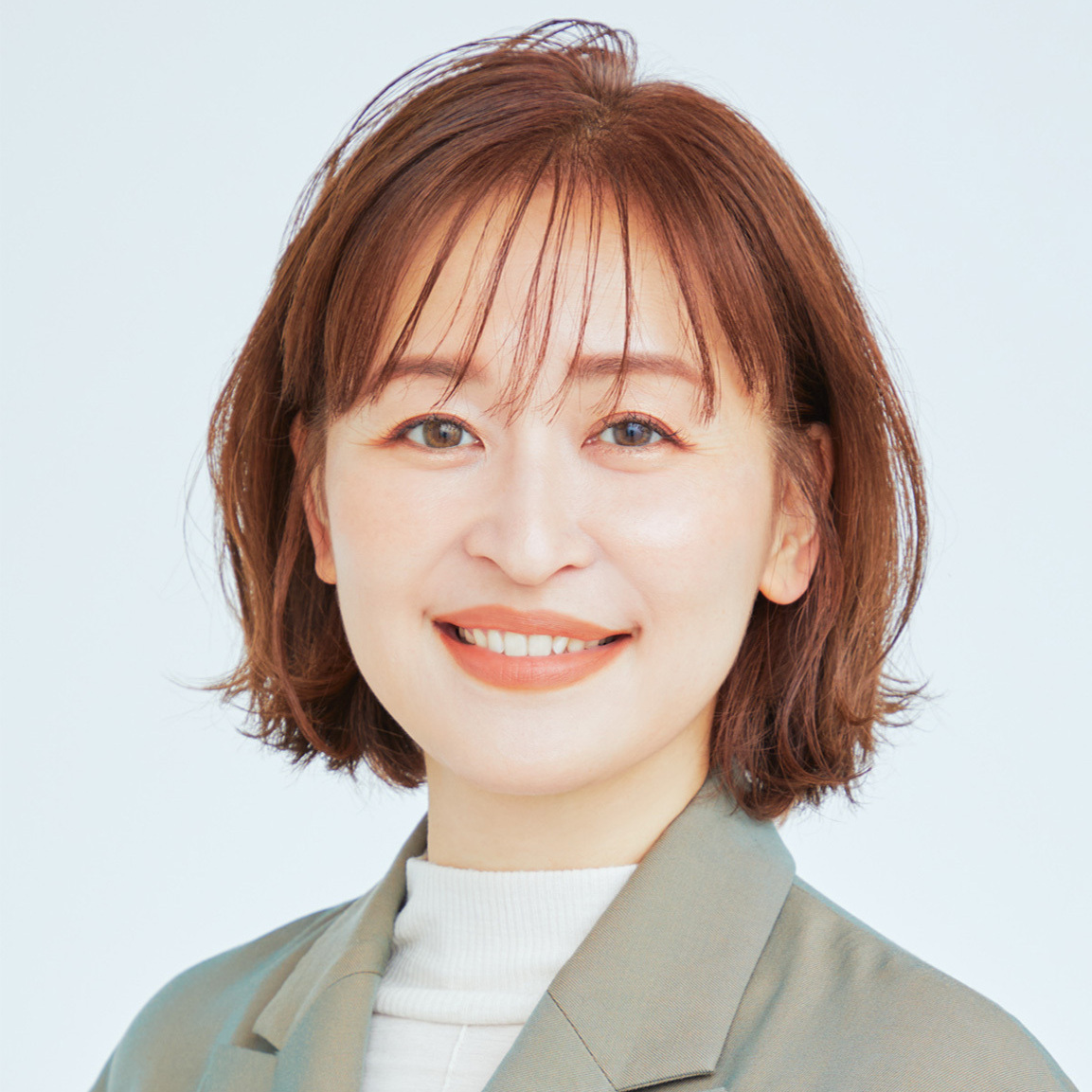 旬の“透け前髪”は50代こそ取り入れて。顔立ちまでスッキリ！【50代髪型・ヘアスタイル】