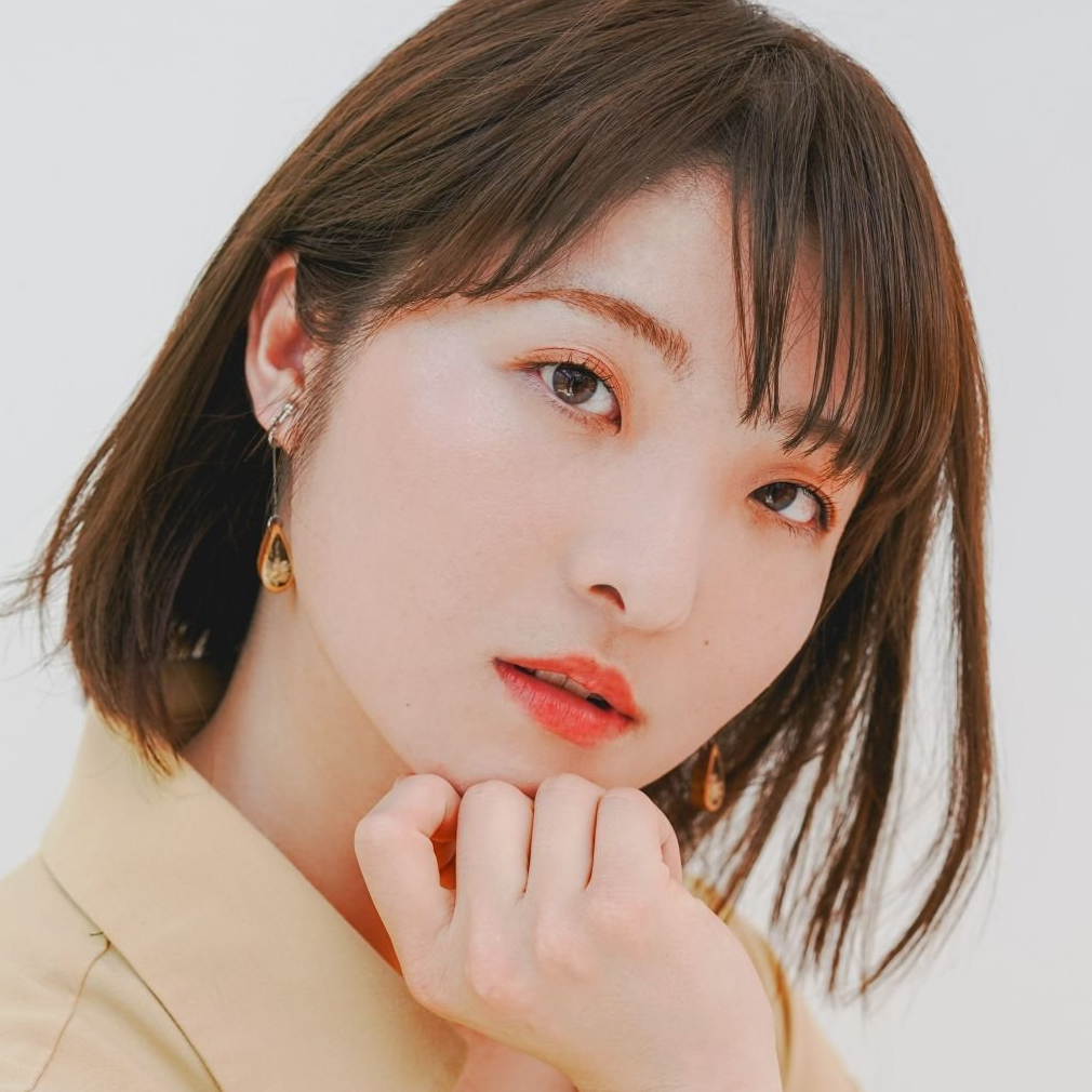 初めの一冊にもぴったり！ 耳読書を楽しんでいる声優 岡本綾香さんのおすすめ本は？