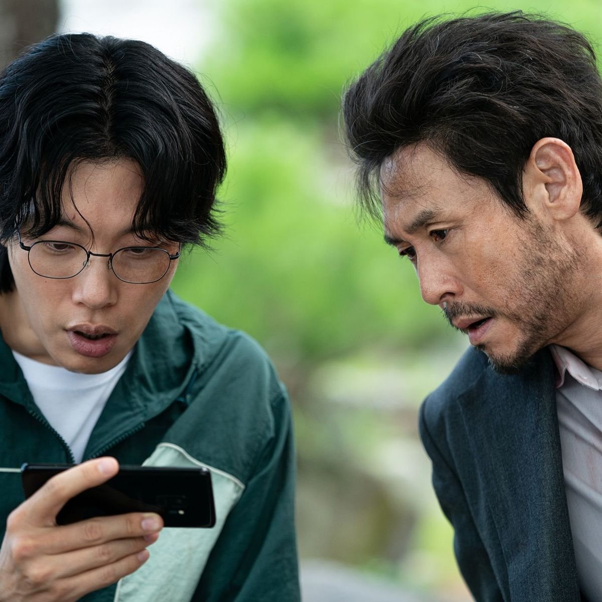 超演技派スター俳優のタッグ！リュ・ジュンヨル×ソル・ギョングの傑作ミステリー「なりすましの鼠」【見ればキレイになる⁉韓流ドラマナビ】 