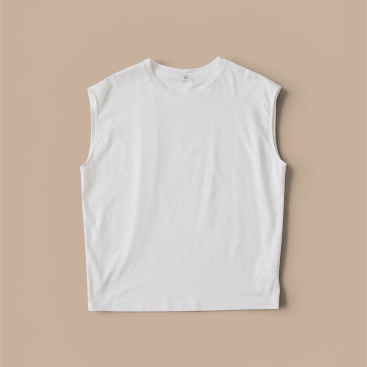 絶妙なサイジング！ インナーとしても使いやすいアンビランのTシャツ【１日１枚！ 50代の着映えTシャツ図鑑】