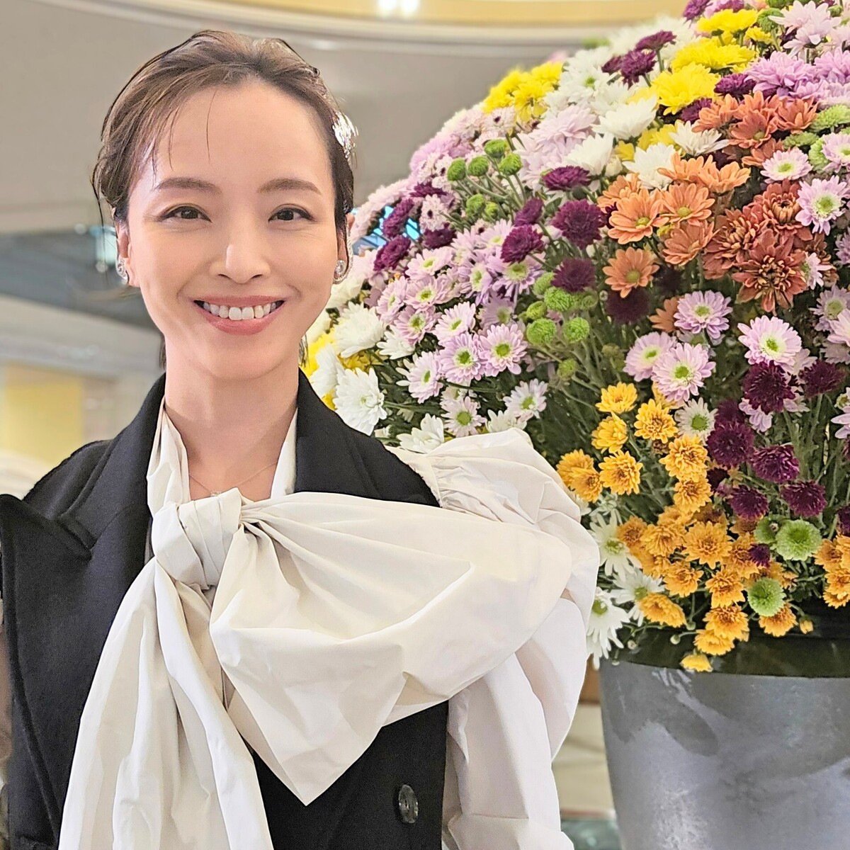 ビッグリボンシャツ一枚で楽しむ春コーデ