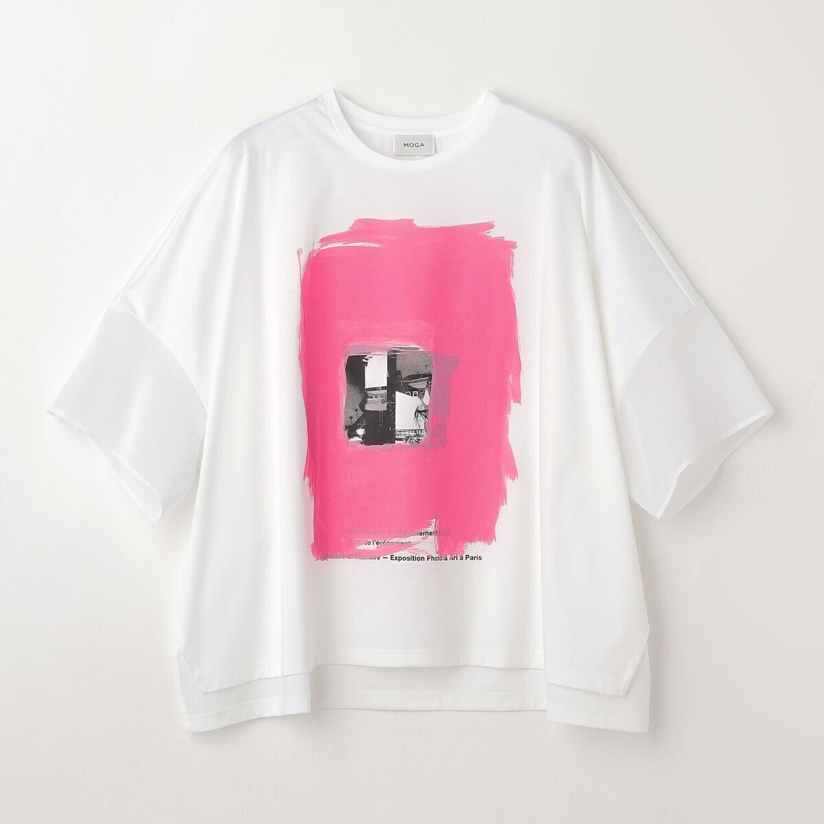 気負わず、華やかさも忘れない。モガのプリントTシャツ【１日１枚！ 50代の着映えTシャツ図鑑】