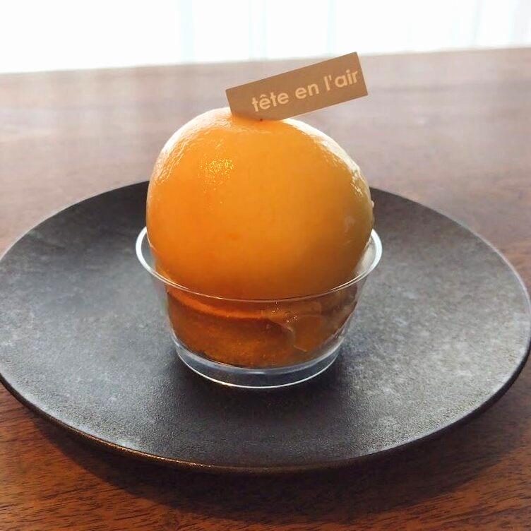 桃好きには、たまらない😋まるごと桃のタルト🍑
