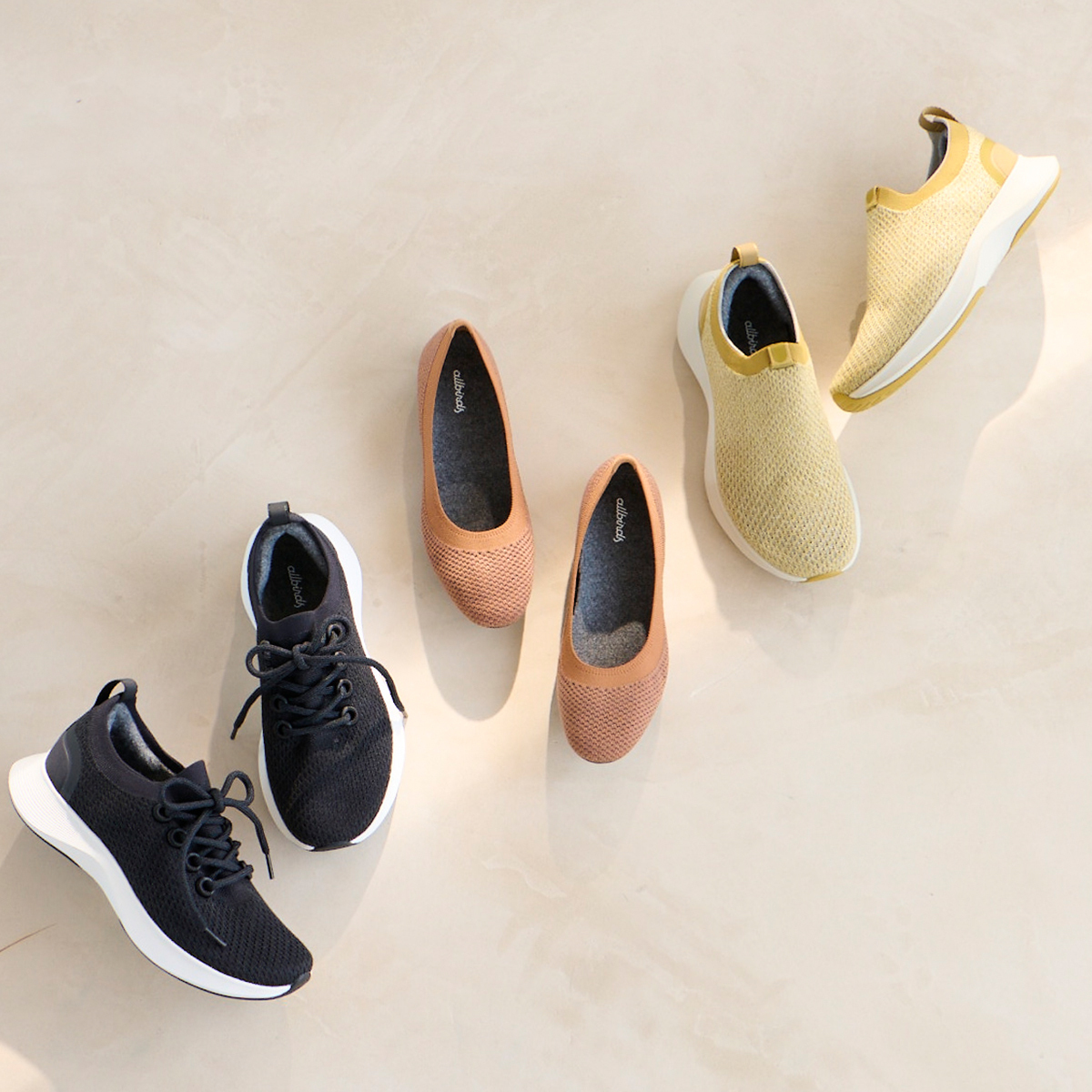 洗練デザインと快適な履き心地で大人に選ばれるスニーカー