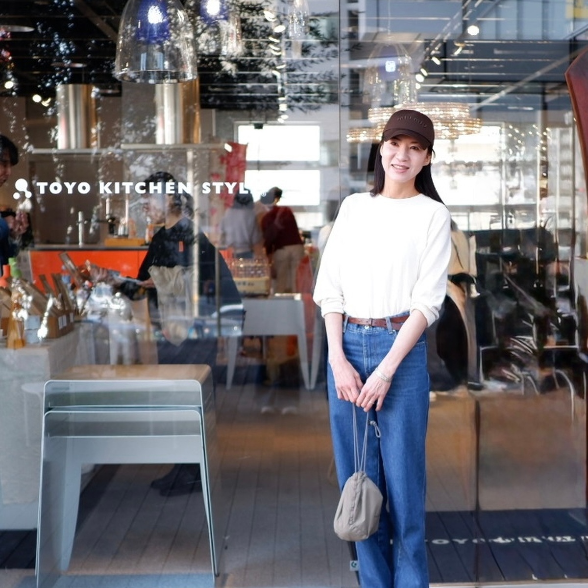 ５０代春のキャップコーデ〜被り方のコツ