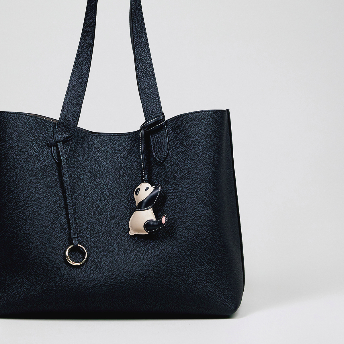 【ボナベンチュラのトートバッグ】凛とした重厚感漂う2WAYトートバッグが使える！