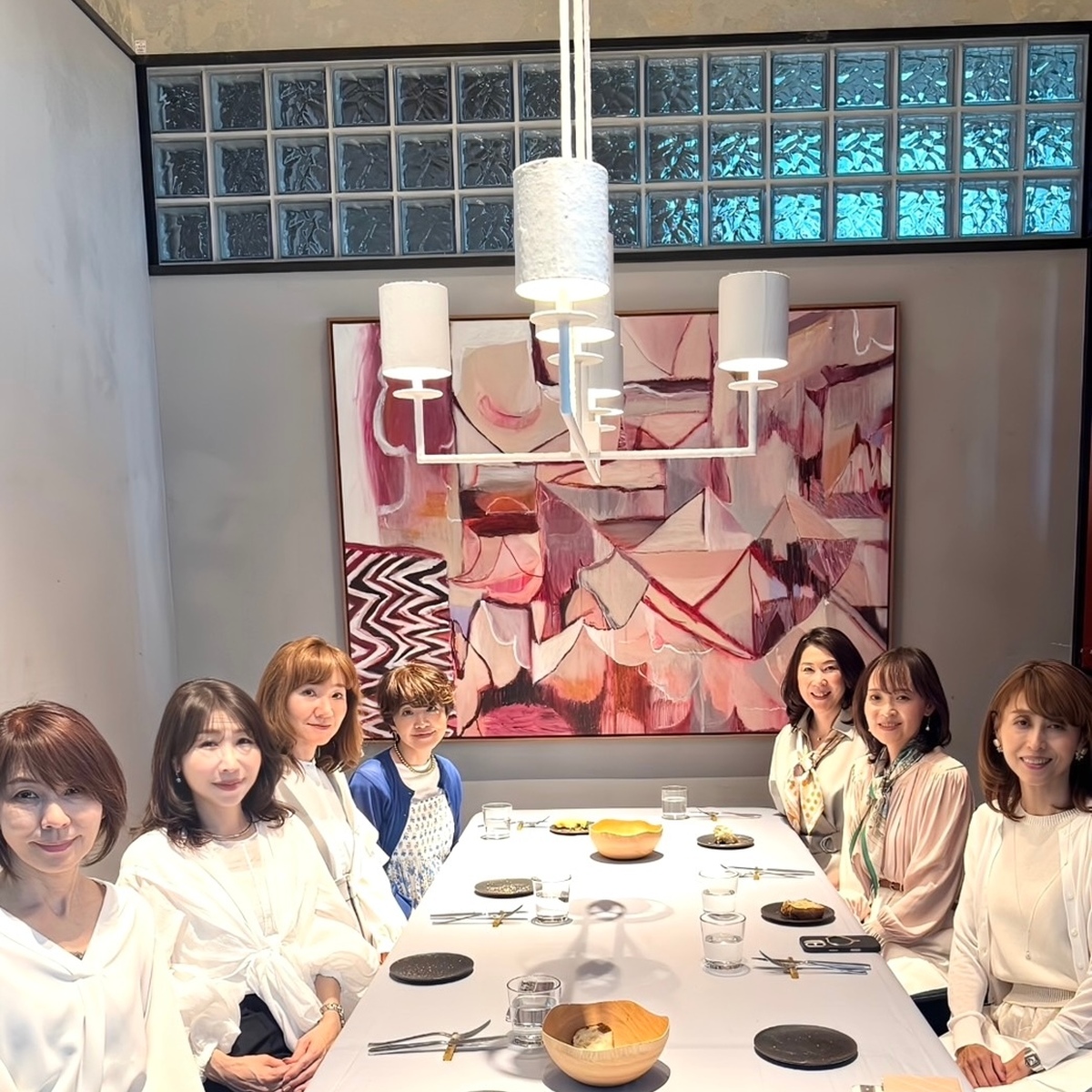 楽しみなランチ会へは、オレンジカラーをポイントに春のワンピースコーデで♪