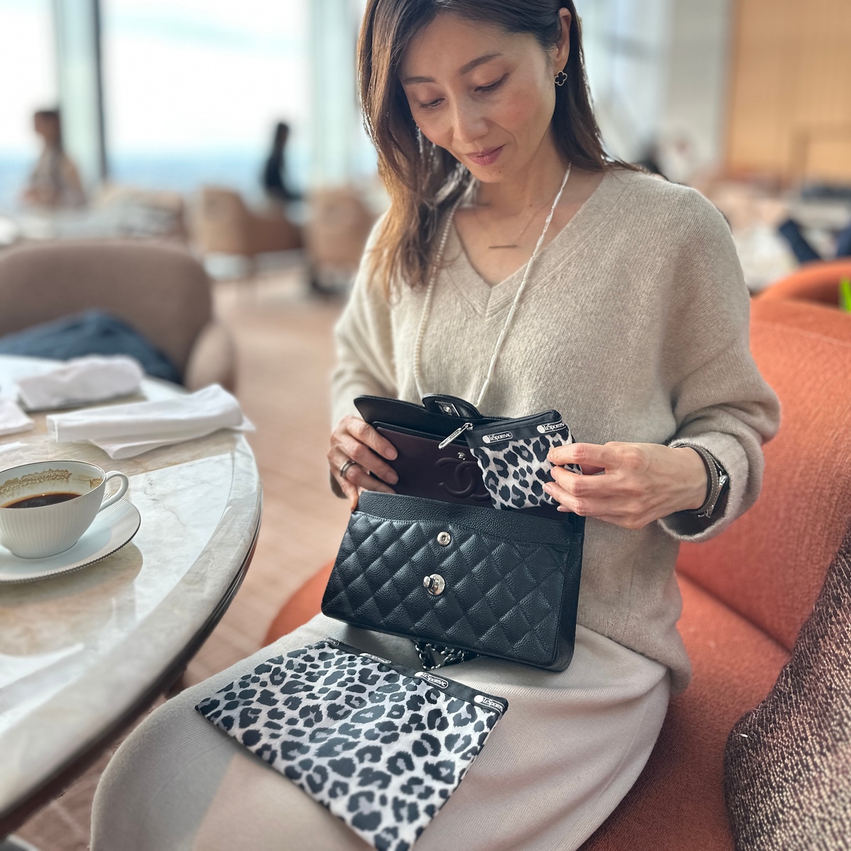 éclat4月号は【LeSportsac×éclat】コラボポーチ付き！！今回は大小2個と豪華版です