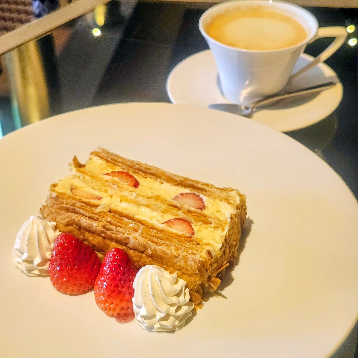 銀座・伝説の“苺のミルフィーユ”