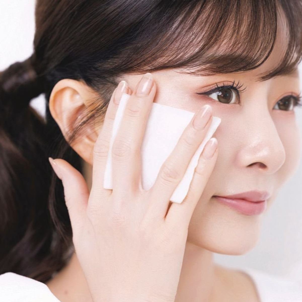 石井美保さん「化粧水はコットンでも手でも、正しくつけられればどちらでもいい」。大人肌にお薦めな化粧水と効果的な使いかた