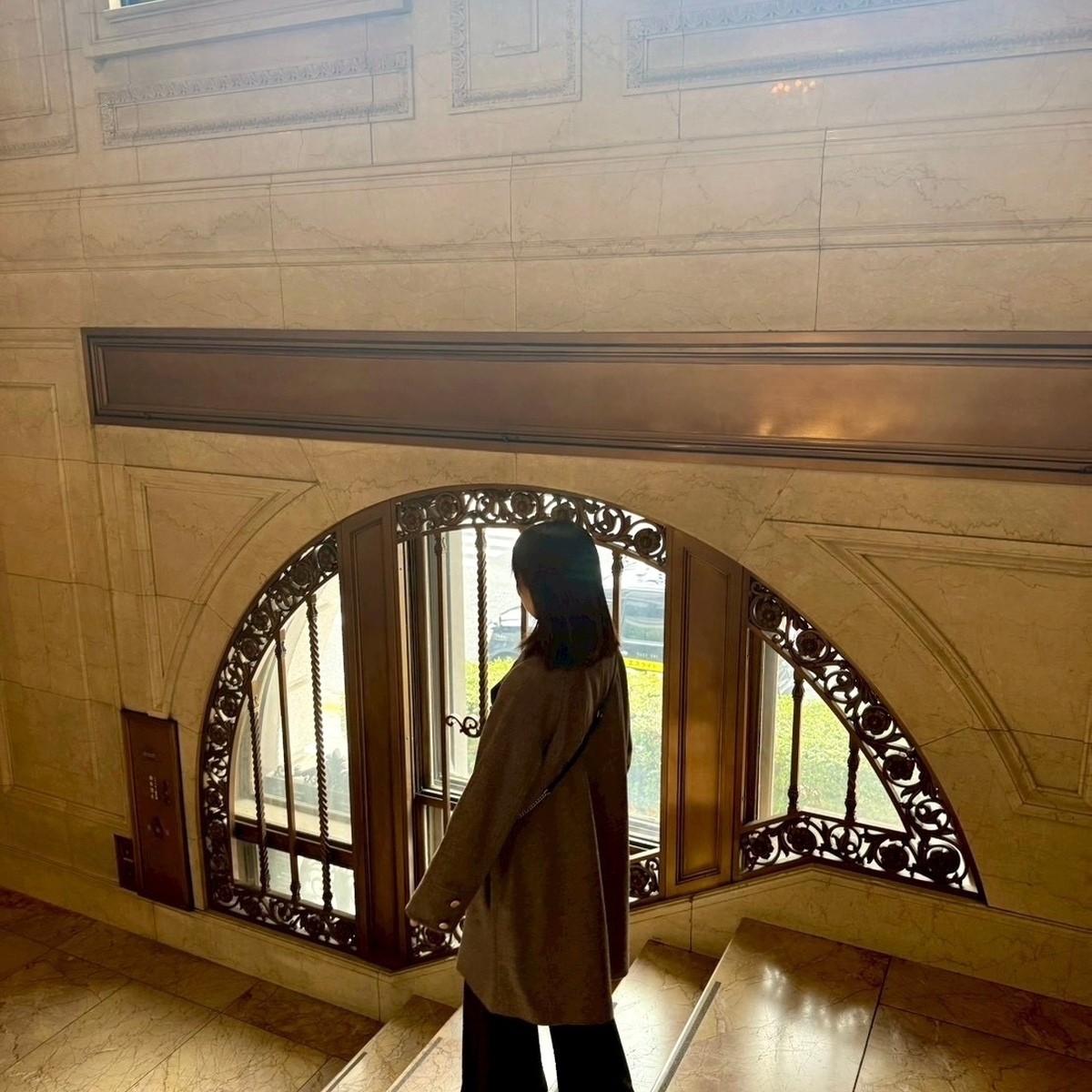 重要文化財に指定された明治生命館にあるCAFEなど歴史的建造物で過す特別な時間