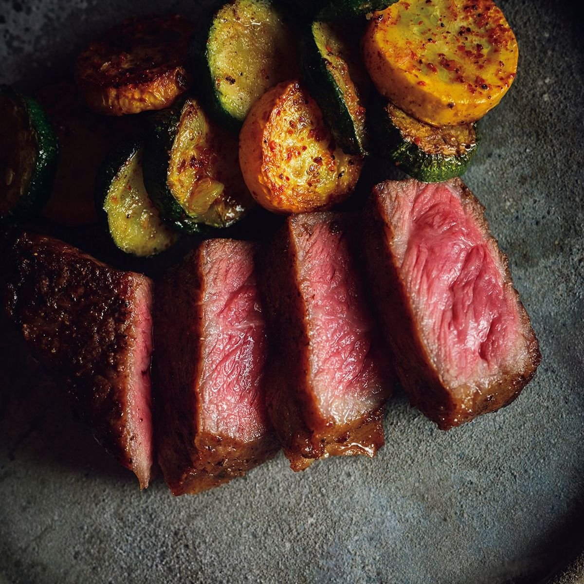 肉の名店・銀座「マルディ グラ」の和知徹シェフに習う！ 家でできる「牛ステーキ」の焼き方