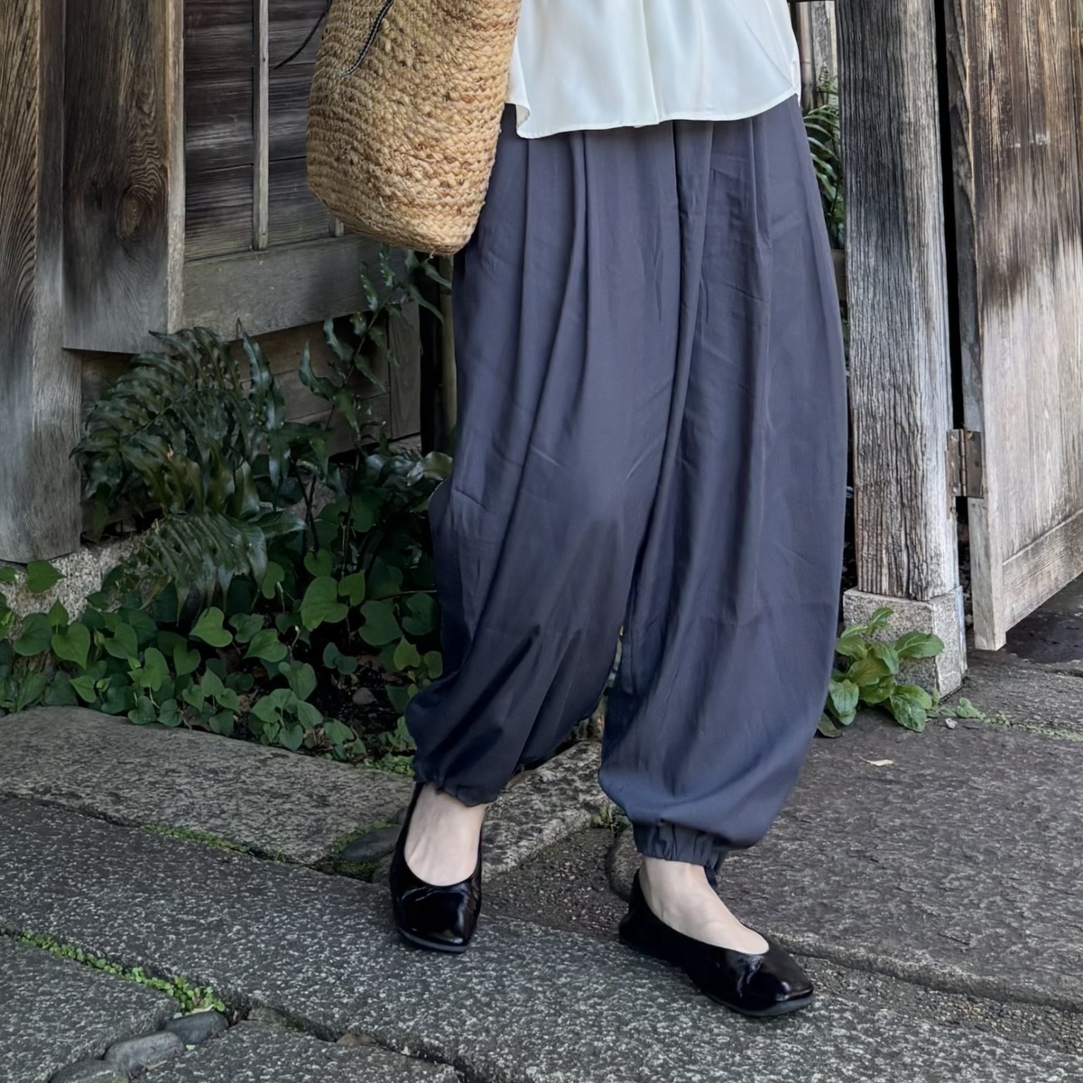 UNIQLO Uのイージーギャザーパンツ！シルエットも色も好き♡再販希望の声高いのも納得です。