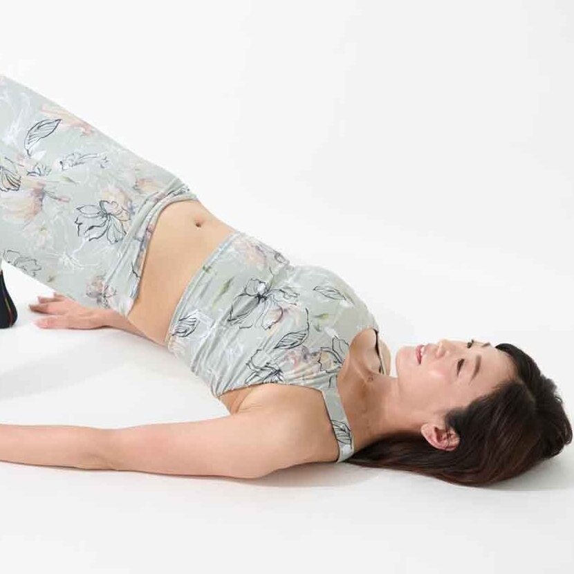 加齢に伴うぽっこり下腹＆垂れ尻を中島史恵さんのヨガでリセット！