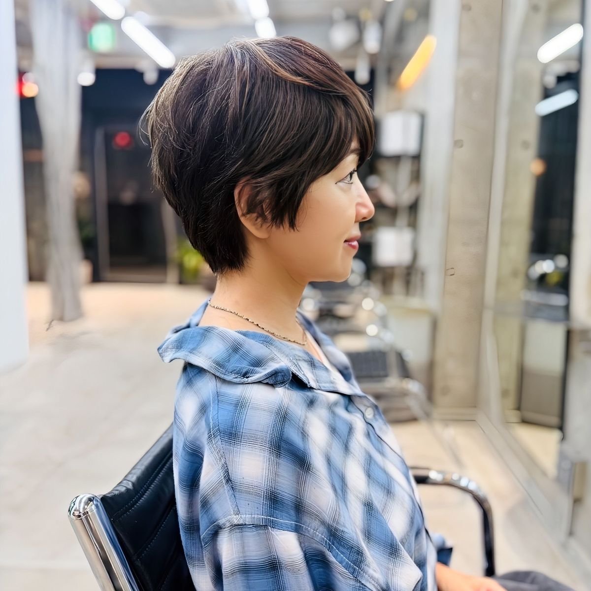 ショートヘアに大人のハイライト。艶と立体感をプラスして夏仕様に