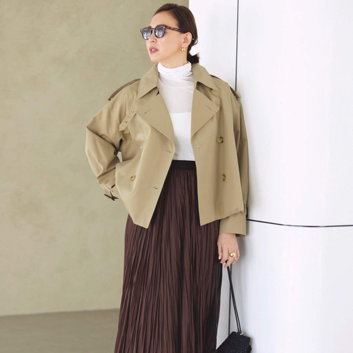 クロップト丈のトレンチで春のデイリーコーデを旬顔に刷新！最低気温9℃｜3/25(水)【40代・50代の毎日コーデ】